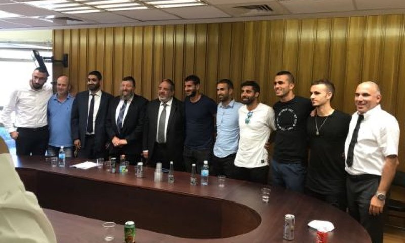 השחקנים לח"כים: "אחרי הבחירות שכחתם מאיתנו"