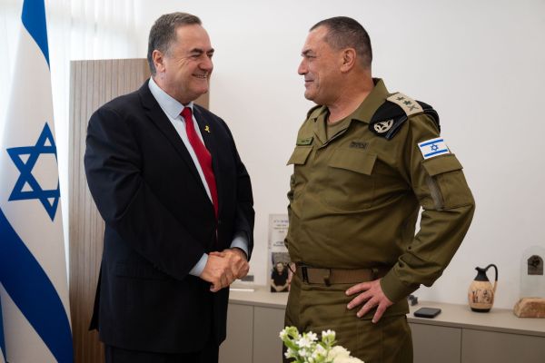 שר הביטחון ישראל כ"ץ והרמטכ"ל, רב-אלוף אייל זמיר, בכנסת [צילום: דובר צה"ל]