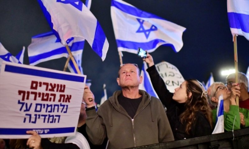 כ-80 אלף איש בהפגנה בכיכר הבימה [צילום: יונתן זינדל, פלאש 90]