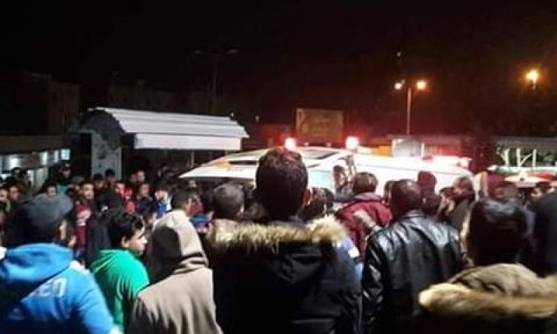 התגודדות פלשתינים סביב אמבולנסים שהובילו נפגעים