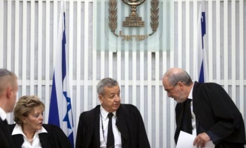 גרוניס (מימין) וארבל. שתי החלטות באותו יום [צילום: פלאש 90]