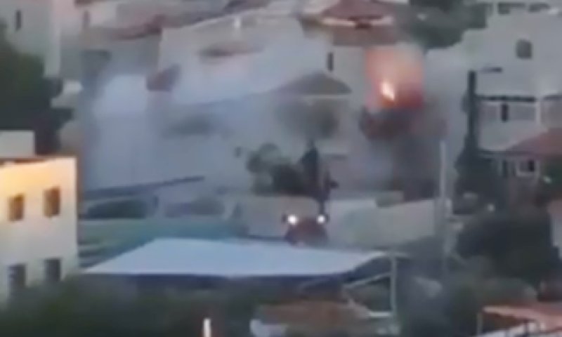 רגעי הריסת בית המחבל בכפר תורמוסעיא [צילום: דו"צ]