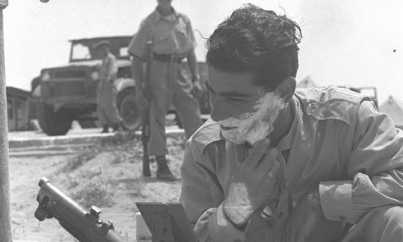 "גילוח בפקודה - הוראה שאינה הולמת צבא יהודי" [צילום: פרנק שרשל/לע"מ]