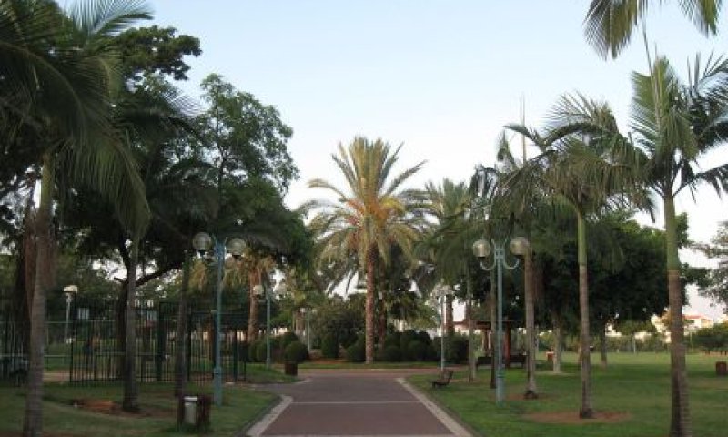 פארק ארבע העונות, הוד השרון