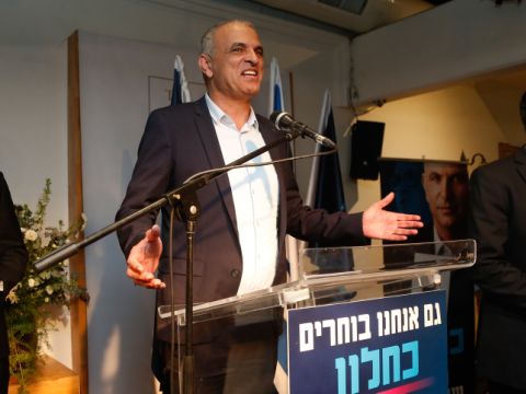 משה כחלון. איבד מחצית מכוחו [צילום: רועי עלימה, פלאש 90]
