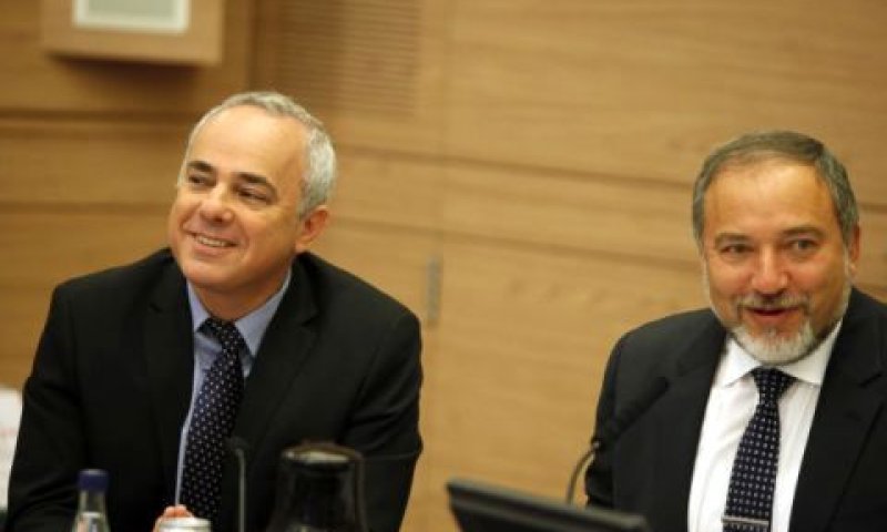 ליברמן ושטייניץ. סקירה ראשונה מהשר [צילום: פלאש 90]