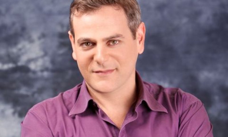 אם מתחשק לך לפעמים, לפתוח את דלת הקסמים (מדינת ישראל), בוא ואתן לך מפתח ... [צילום: יח"צ]