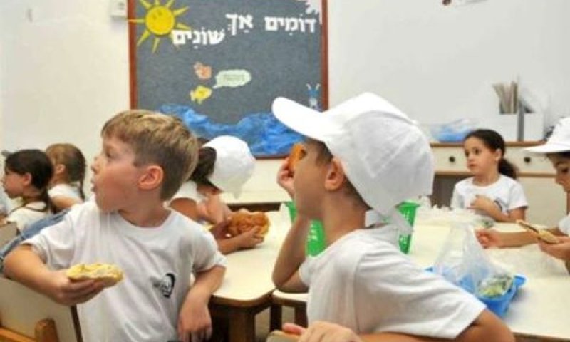 השיקול הכלכלי מגיע לארוחת העשר [צילום: יוסי זליגר]