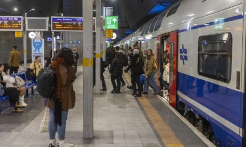 עד 1,200 נוסעים בלבד [צילום: חיים גולדברג/פלאש 90]