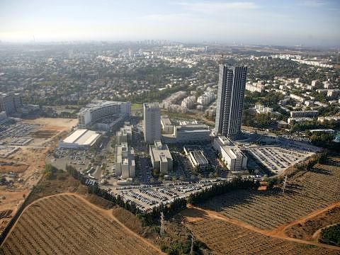 מבט על של השטח [הדמיה]