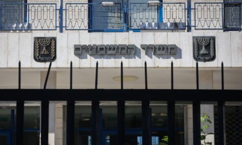 זיופים מתמשכים לאורך זמן [צילום: יוסי זמיר, פלאש 90]