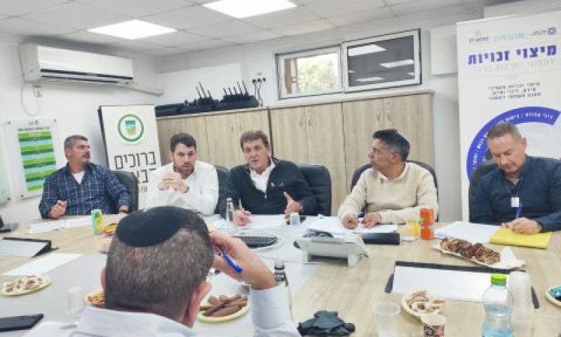 הפגישה במועצת שדות נגב [צילום: משרד התחבורה]