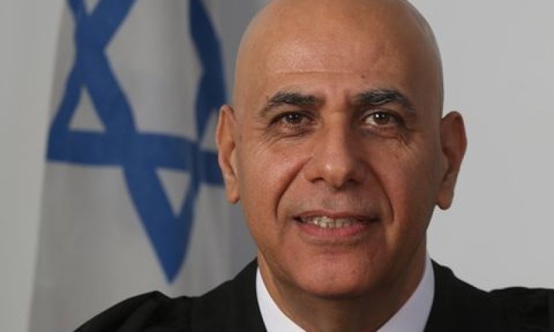 לוי. לא בלי היסוס