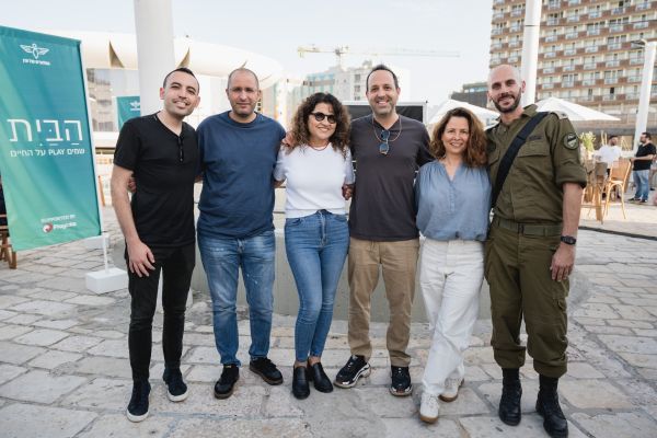 בכירי פלייטיקה - דקל עובדיה, גילי ברודנו, ליאור קינן, זיווה שלום, ליאור יצחק, אמנון כלב [צילום: תומר פולטין]