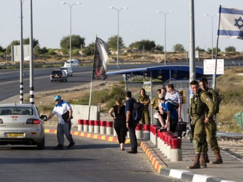 החיילים ירו במחבל [צילום: פלאש 90]