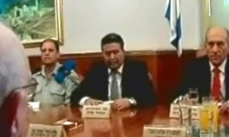 ראש הממשלה מקבל את הדוח מהשופט וינוגרד