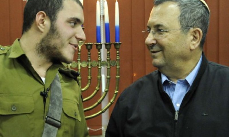 תמיכה בחיילי החטמ"ר מול פעילי הימין [צילום ארכיון: משרד הביטחון]