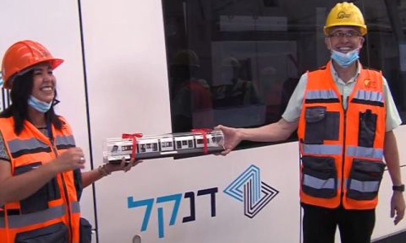 מנכ"ל נת"ע חיים גליק והשרה מירי רגב [צילום: פייסבוק]