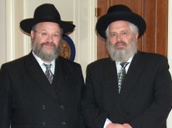 חנכו אתר אינטרנט חדש. הרב דרוקמן (מימין) והרב גערליצקי