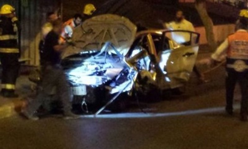 המכונית, לאחר הפיצוץ [צילום: דוברות מד"א]