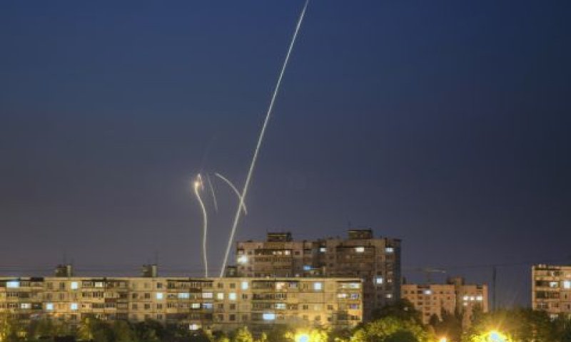 רקטות רוסיות משוגרות לעבר אוקראינה [צילום: וודים בליקוב/AP]
