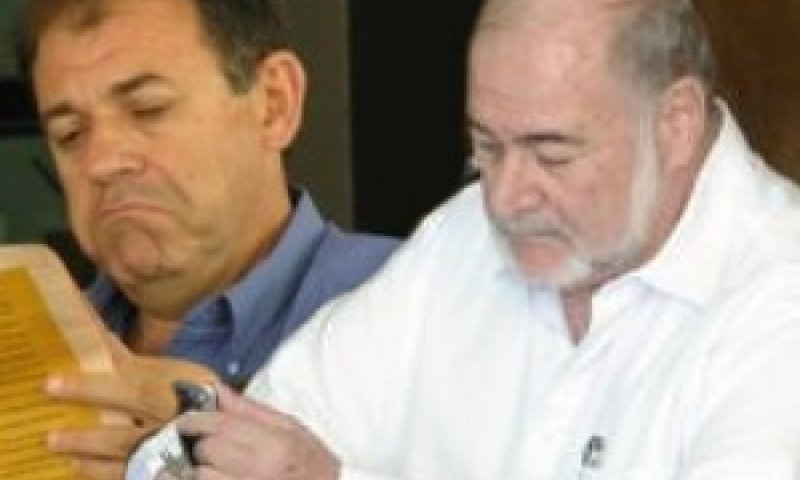 אברהם הירשזון ומיקי צולר [צילום: פלאש 90 / בוצ&acute;צ&acute;ו]