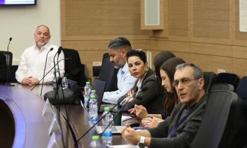נהגים בורחים אחרי חודשים, נוסעים נשארים בתחנות [צילום: נועם מושקוביץ/דוברות הכנסת]