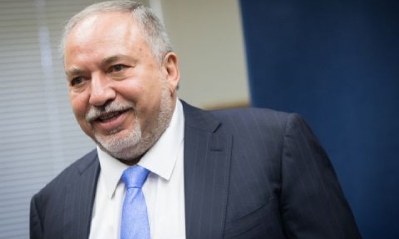 ליברמן. לשון המאזניים [צילום: נועם ריבקין פנטון/פלאש 90]