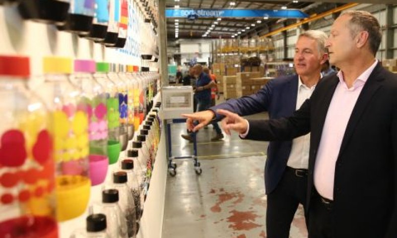 שני המנכ"לים במפעל ברהט [צילום: אלירן אביטל]