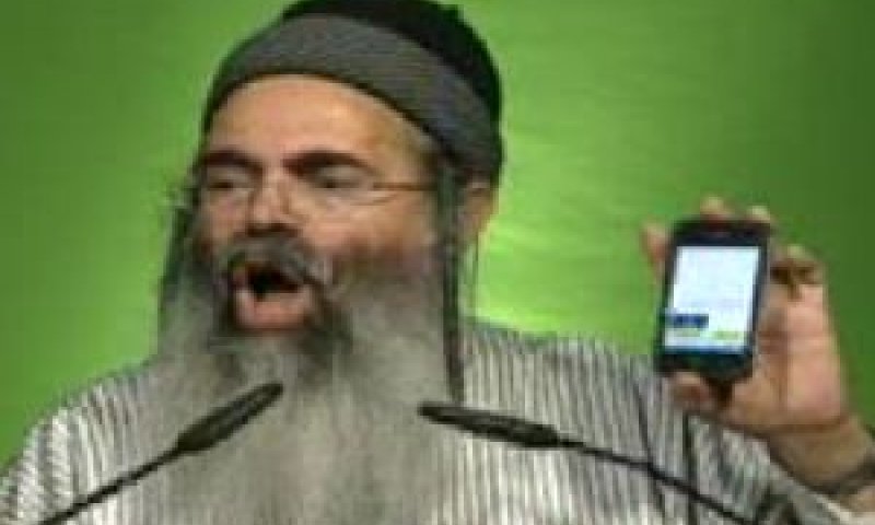 יצחק. חייב להיזהר בדבריו