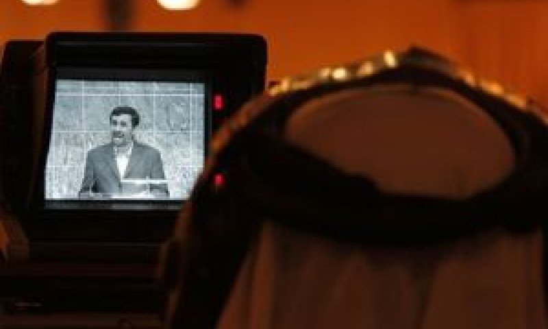 אחמדינג'אד. נגד תאוות בצע [AP]