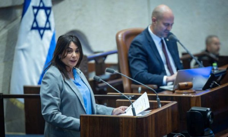 פתיחת השוק [צילום: יונתן זינדל/פלאש 90]
