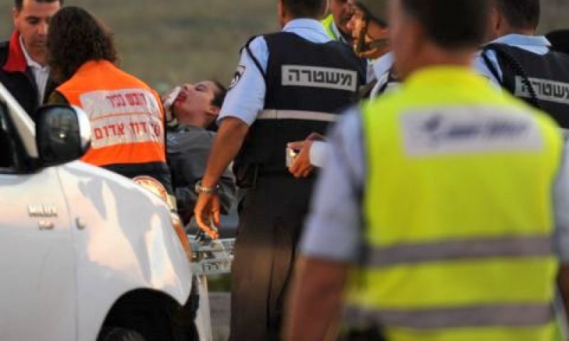 טייבה. עוד מוקד של אלימות בעקבות הריסת בית שנבנה שלא כחוק. בעקבות ההריסה היו התפרעויות ובהן פצועים ובית העירייה הוצת [צילום: פלאש 90]