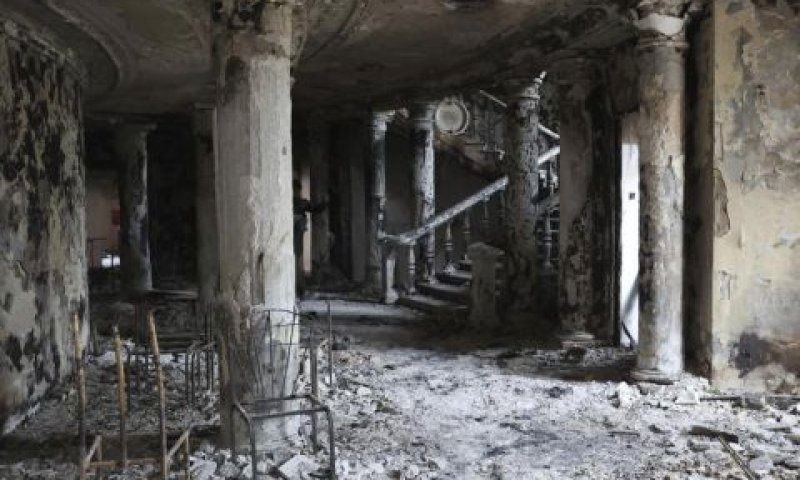 תיאטרון דונייצק, לאחר שהופצץ [צילום: AP/אלכסיי אלכסנדרוב]