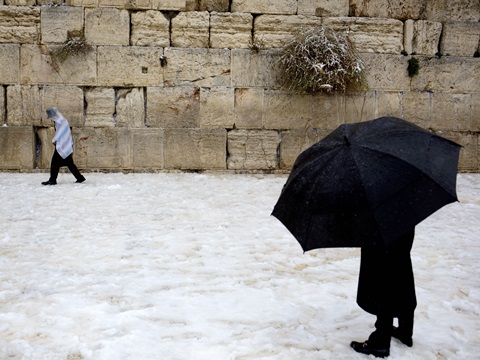 הכותל המערבי מושלג [צילום: AP]