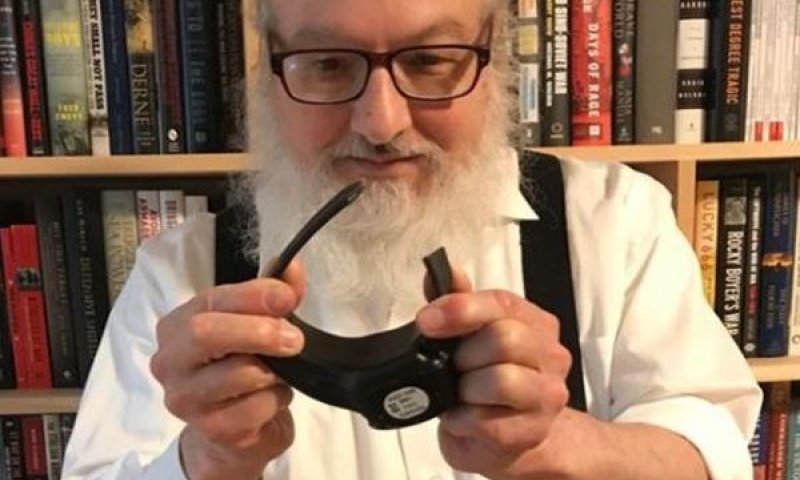 פולארד. "מפגש ידידותי" [צילום: עדי גינזבורג, הועד למען פולארד]