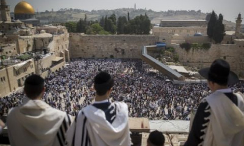 ברכת הכהנים היום [צילום: יונתן זינדל/פלאש 90]