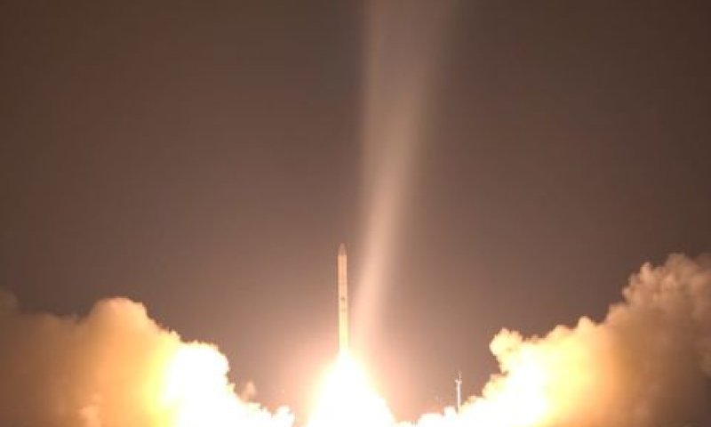 שיגור הלוויין לפנות בוקר [צילום: דוברות משרד הביטחון]