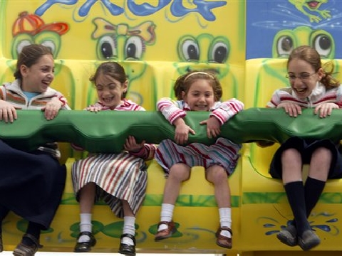 2,000 שקל הכנסה ממוצעת [צילום: AP]