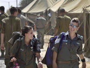 אנשי כוחות הביטחון מתייצבים במחנה