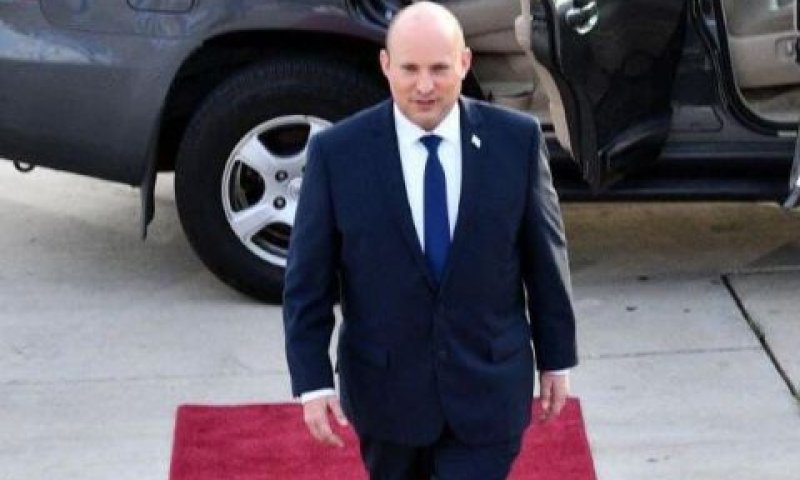 בנט בנתב"ג. לא במטוס הרשמי [צילום: חיים צח, לע"מ]