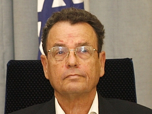 פרידמן. הסכים לקיים דיון
