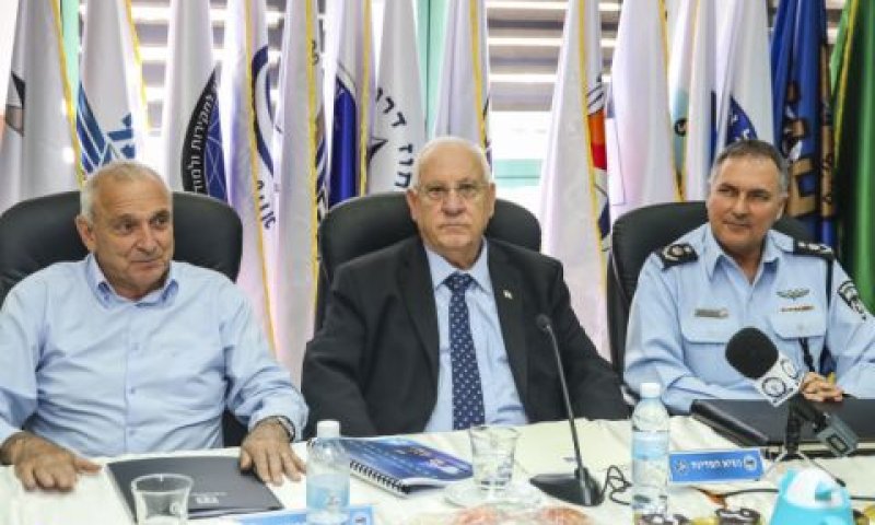 דנינו, ריבלין ואהרונוביץ' [צילום: פלאש 90]