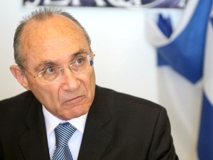 השר לנדאו. חייבים לעמוד על עקרונות [צילום: פלאש 90]