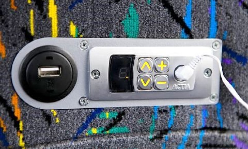 מערכת השמע וה-USB [צילום: עינב רימון]