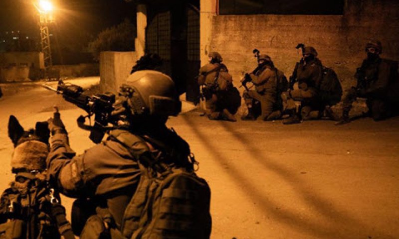 הפלשתינים דיווחו שגופת אחד המחבלים נלקחה [צילום: דובר צה"ל]