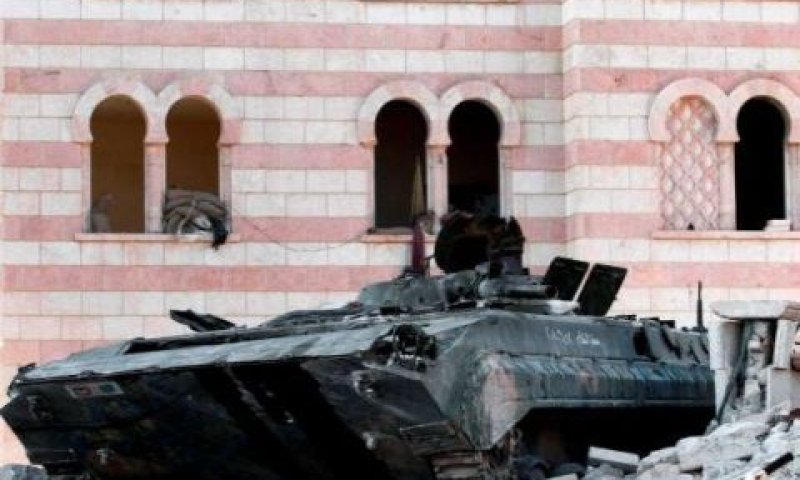 טנק שרוף בחאלב [צילום: AP]