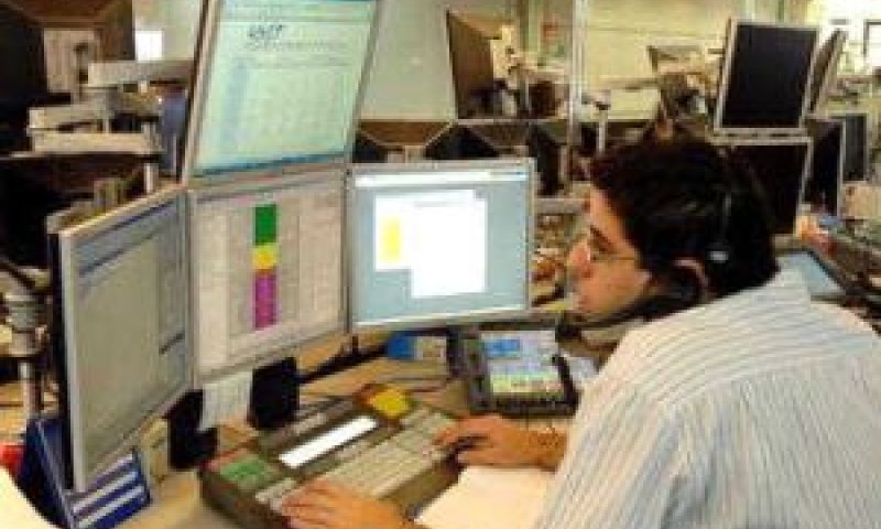 חודש שיא השנה. חדר עסקות בבורסה [לע"מ]