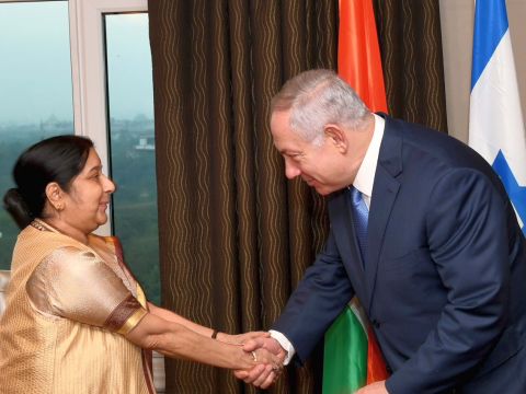 פגישה עם שרת החוץ של הודו [צילום: לשכת ראש הממשלה]
