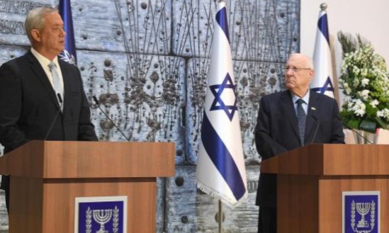 גנץ לאחר קבלת המנדט מהנשיא [צילום: מארק ניימן/ לע"מ]
